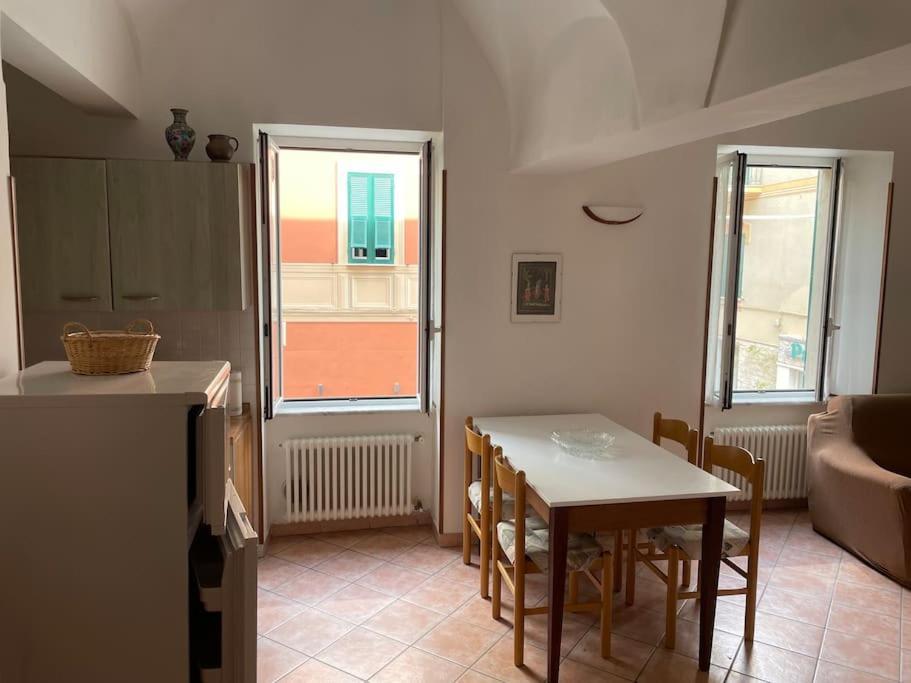 Appartamento A Due Passi Dal Mare Finale Ligure Exterior foto