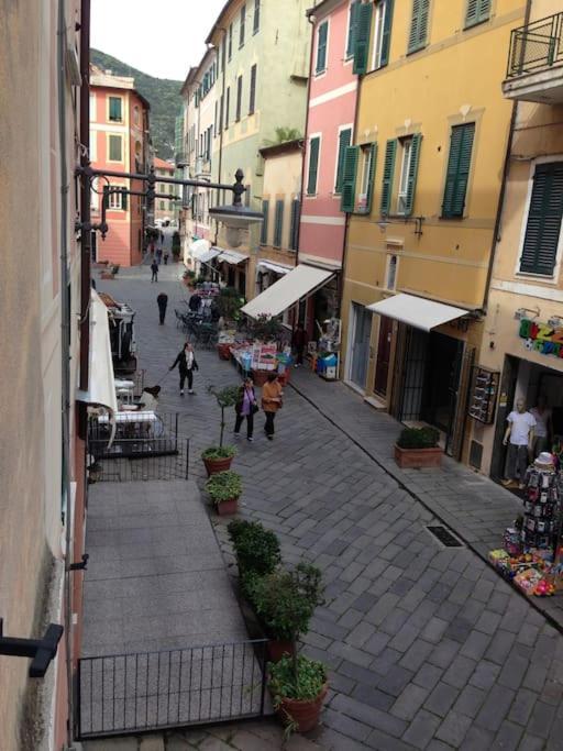 Appartamento A Due Passi Dal Mare Finale Ligure Exterior foto